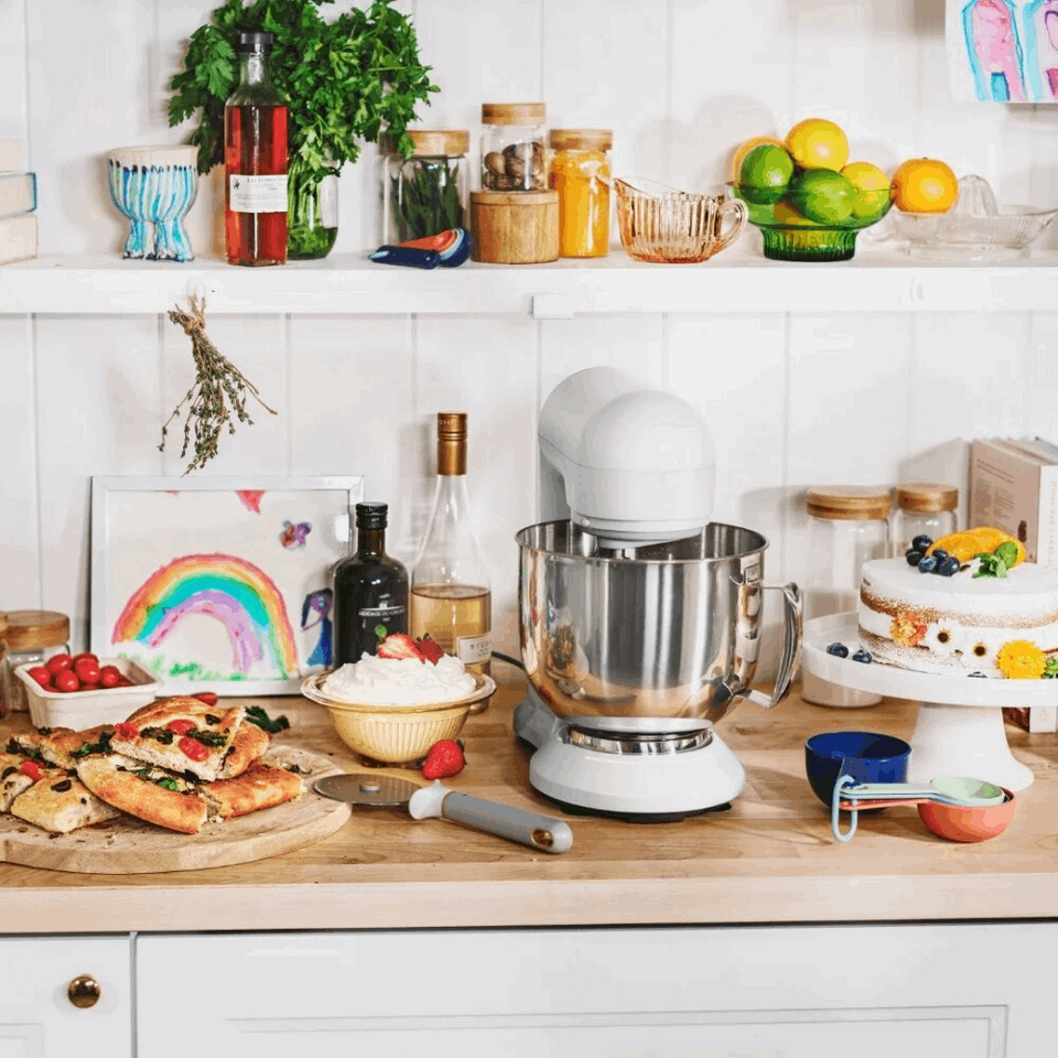 5.3QT Capacity Lightweight & Powerful Tilt-Head Stand Mixer