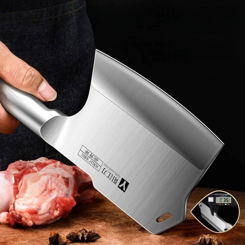 Thickened and weighted knife for bone cutting - Culinarywellbeing