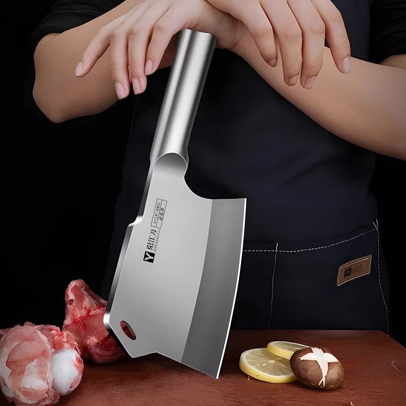 Thickened and weighted knife for bone cutting - Culinarywellbeing