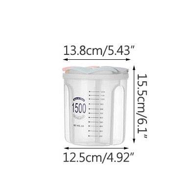 Transparent food storage box with measurement markings, 1500ml capacity, moisture-proof and sealed design.