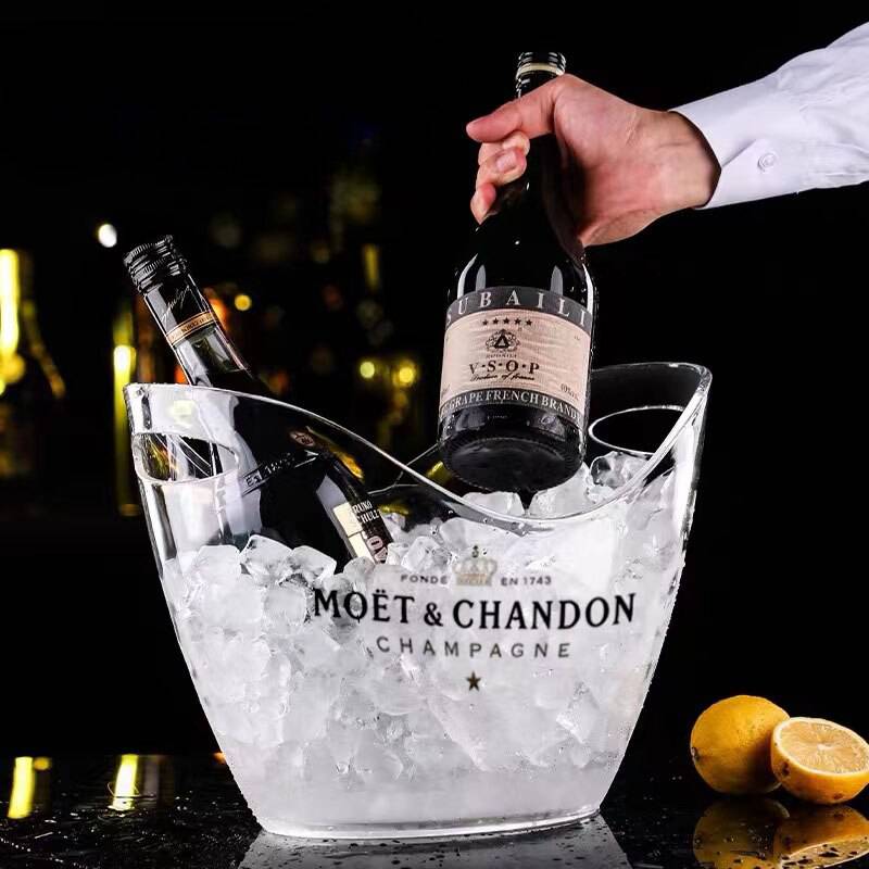 Ice Storage BucketTransparent Ice Cube Storage Bucket Beer Win Bucket Bar Ice Bucket Container Champagne Can Wine Bucket Champagne Beer Chiller Nome del prodotto:Ice Bucket Capacità: TheWellBeing1Ice Storage BucketCulinaryWellBeing