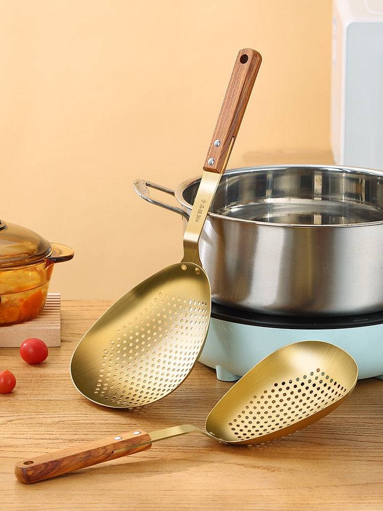 Stainless Steel Fry Food Strainer Scoop, Kitchen Residue Colander Soup Oil Strainer Spoon With Anti-Scald Wooden Handle - Culinarywellbeing