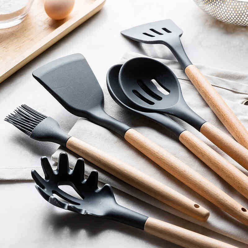 Wooden handle silicone kitchen utensils with storage bucket; high temperature resistant, non-stick spatula and spoon set, 12 pieces.